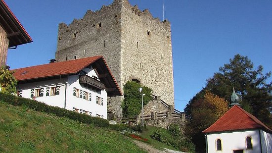 Das Ferienhaus mit Burgturm und Burgkapelle