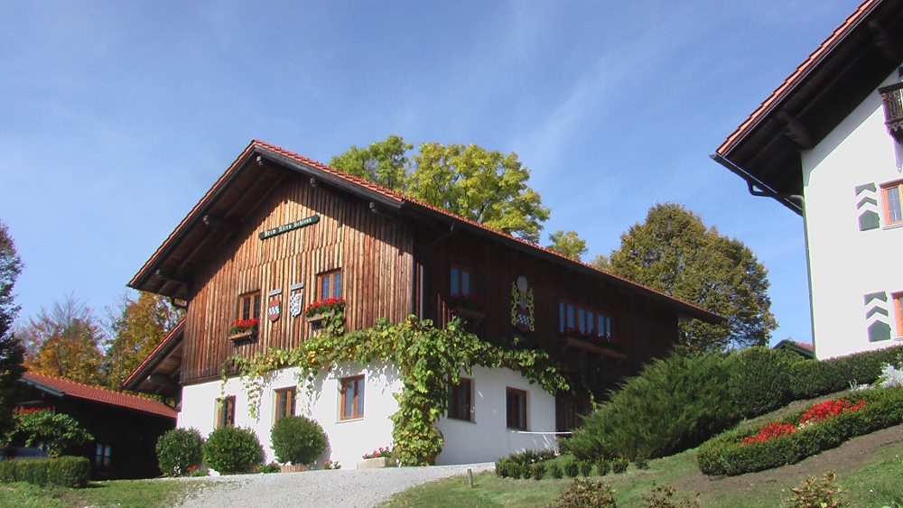 Blick zum Ausstellungshaus